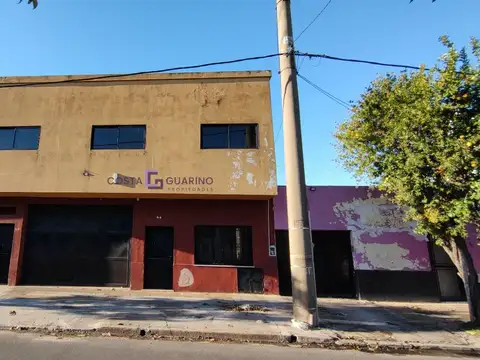 Gran galpón de 485 m² en 2 plantas en terreno de 10 X 26,77