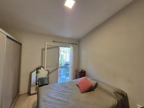 VENTA CASA 2D IMPEC CALLE PARAGUAY RIO CEBALLOS