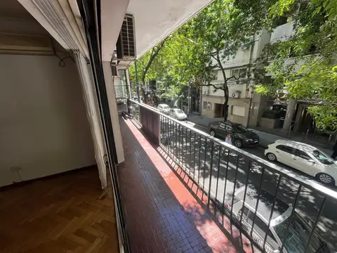 Venta Departamento en Recoleta 4 ambientes c/balcón, cochera y baulera