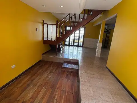 Depto Tipo Casa en Venta de 4 ambientes