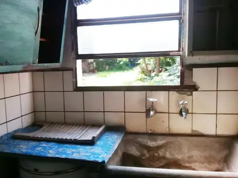 Casa 4 ambientes con 1 baño