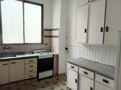 Depto 4 amb con dependencia, comedor diario, Impecable, cómodo y amplio