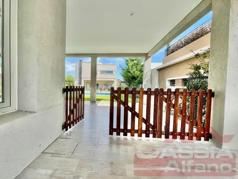 Casa en Venta en Malvinas Argentinas, USD 570.000