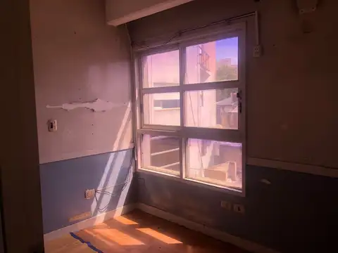 Consultorio-oficina en alquiler a mts Est. Lanús E
