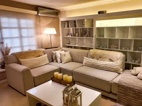 Depto Tipo Casa en Venta de 5 ambientes