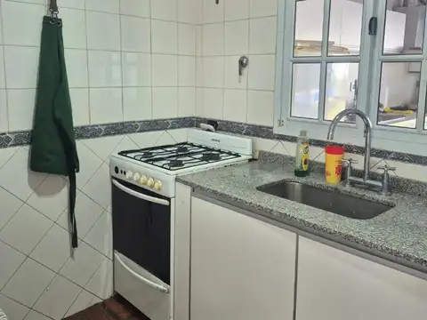 Casa en Alquiler con 3 cocheras