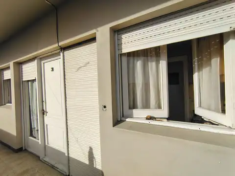 J Mariano Serrano entre Guernica y Mario Bravo