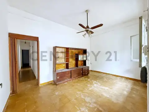 En venta  2 dormitorios con patio en La Plata