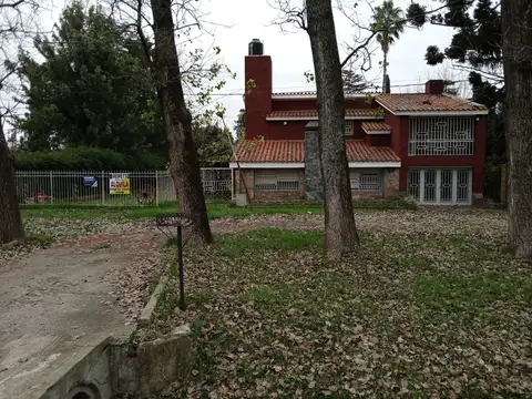 CASA 5 DORMITORIOS- EXLCUSIVO USO PROFESIONAL