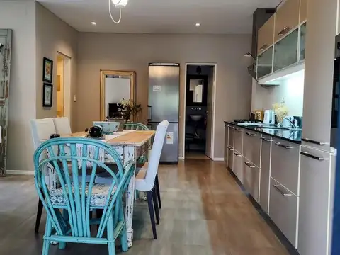Casa en Venta con 4 cocheras