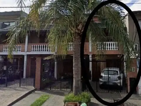 TRIPLEX 4 AMB PATIO COCHERA