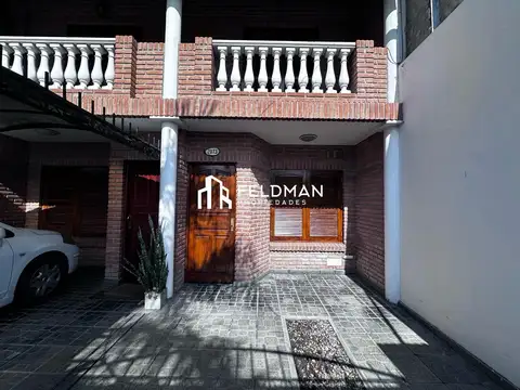 TRIPLEX 4 AMB PATIO COCHERA