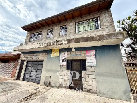 Venta casa con gimnasio al frente y espacios para pilates y estetica en San Justo