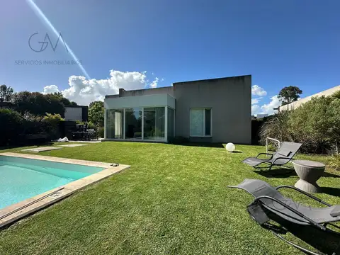 Casa en Alquiler de 3 dormitorios
