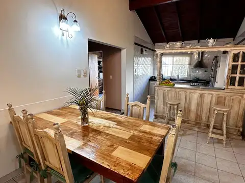 Casa en Venta en Luis Guillon, USD 120.000
