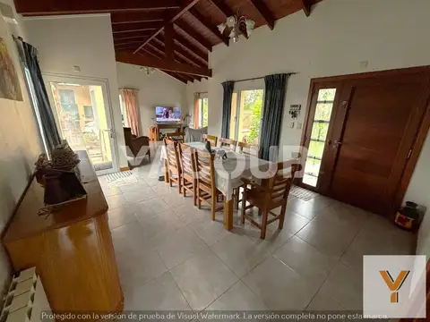 Casa 4 ambientes con 2 baños