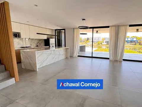 Casa 7 ambientes con 4 baños