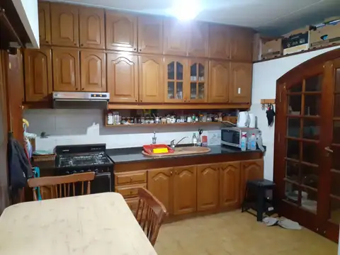 Casa 5 ambientes con 3 baños