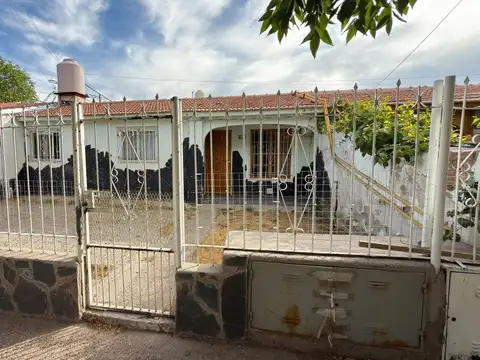 ALQUILER CASA 2 DORMITORIOS, BARRIO MELIPAL