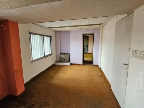 Oficina Monoambiente con 4 baños