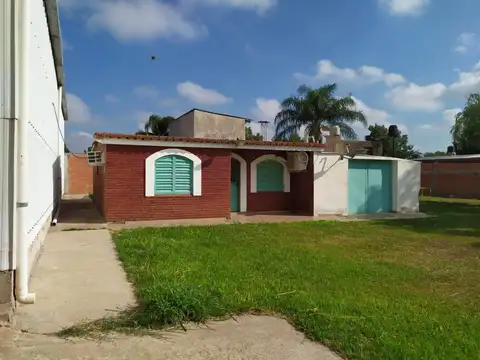 Depósito en venta - 2 Galpones - Rosario