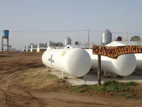 Acceso Ruta 30 - Granja La Carmencita