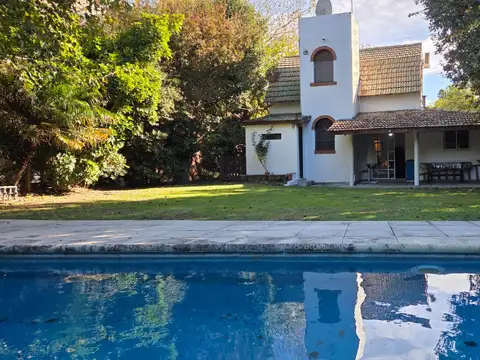 CHALET EN VENTA EN EL BOSQUE C.C.