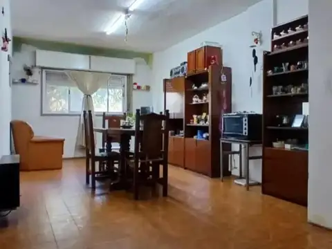 Departamento en venta - 2 Dormitorios 1 Baño - Cochera - 64Mts2 - Wilde