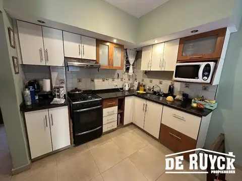 Casa 4 ambientes con 3 baños