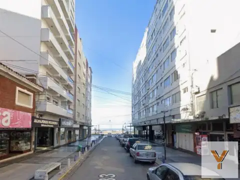 83 e/ Avenida 2 y 4