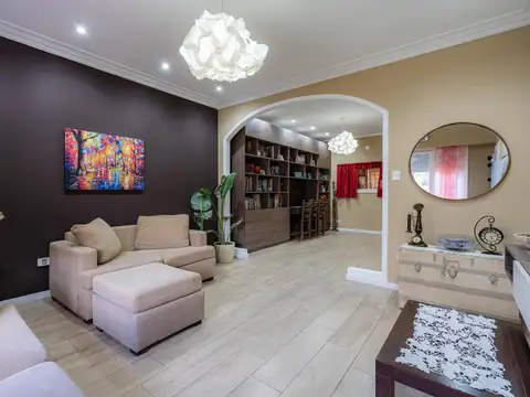 Casa en venta de 5 ambientes en Villa Luzuriaga