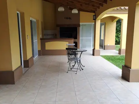 Casa de 5 amb en venta/alquiler en Santa Barbara - Apta credito