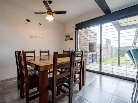 Casa 4 ambientes con 1 baño