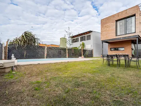 Casa 2 dormitorios , barrio Tango , Fisherton