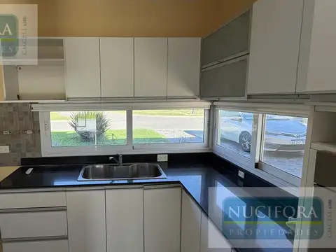 Casa en Alquiler al Norte