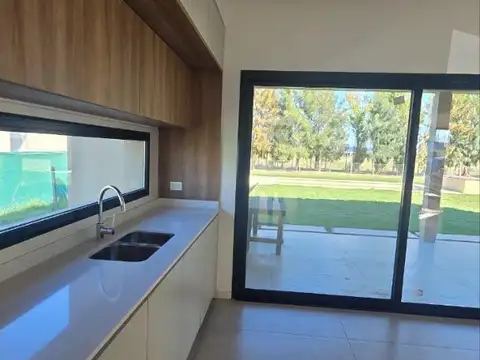 Casa en Venta en Lagos de San Eliseo, USD 240.000