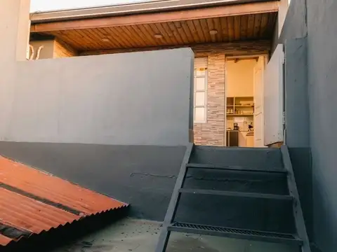 Casa 8 ambientes con 3 baños