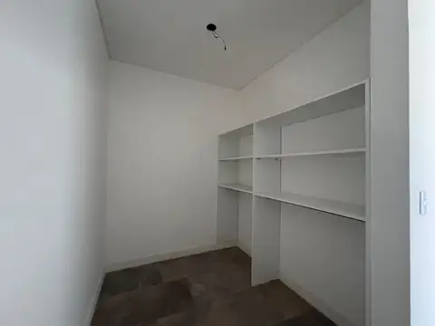 Zarate Chico , Piso 4