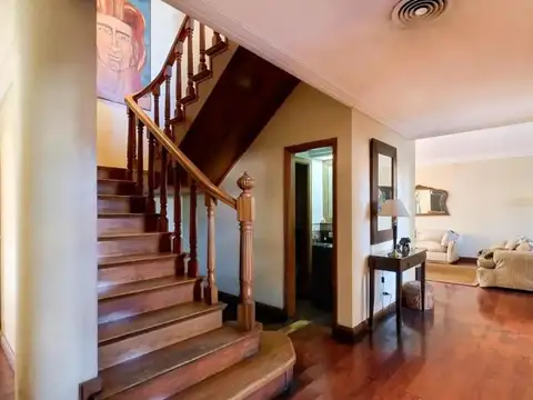 chalet 6  ambientes ( 600 mts 2 cubiertos) 1150 mts2 de  tierra