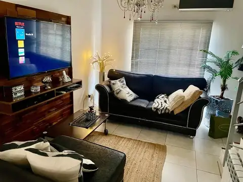 Flores De Estrada 5064 , Piso 1