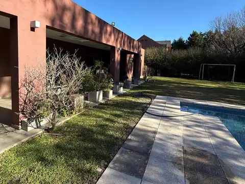 CASA VENTA MORENO BARRIO CERRADO SANTA ANA