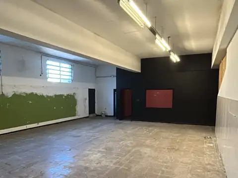 Local en alquiler en Escobar  centro de 156 m2