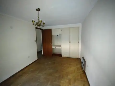 Casa con local comercial