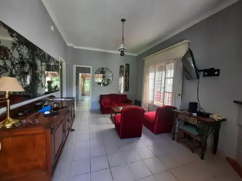 Casa en Venta con 2 cocheras