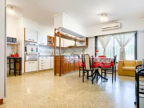 Casa 5 ambientes con 3 baños
