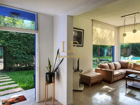 Casa en Alquiler con 4 cocheras