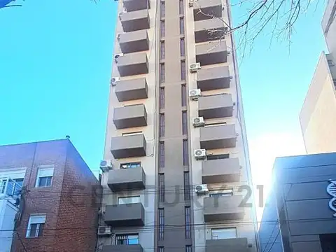 66 entre 3 y 4. Departamento en Venta 2 dormitorios con cochera