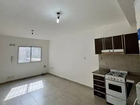 Departamento de tres ambientes en Villa Sarmiento