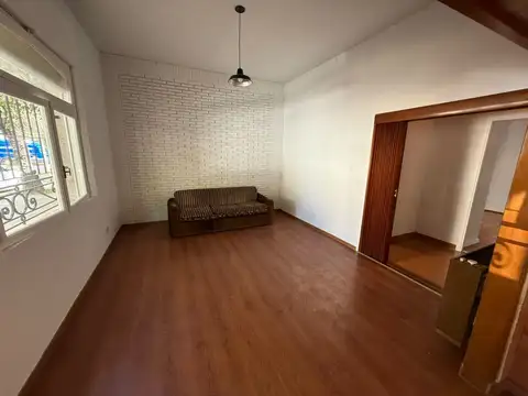 Depto Tipo Casa 2 ambientes con 1 baño