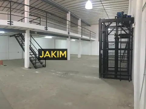 Galpon en Alquiler 11  mts Frente